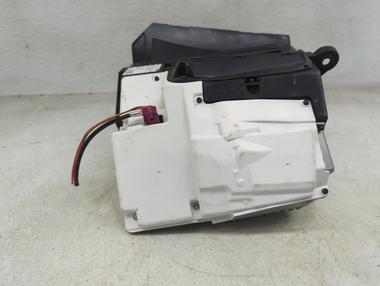 2019-2021 Bmw 330i Information Display Screen - Oemusedautoparts1.com