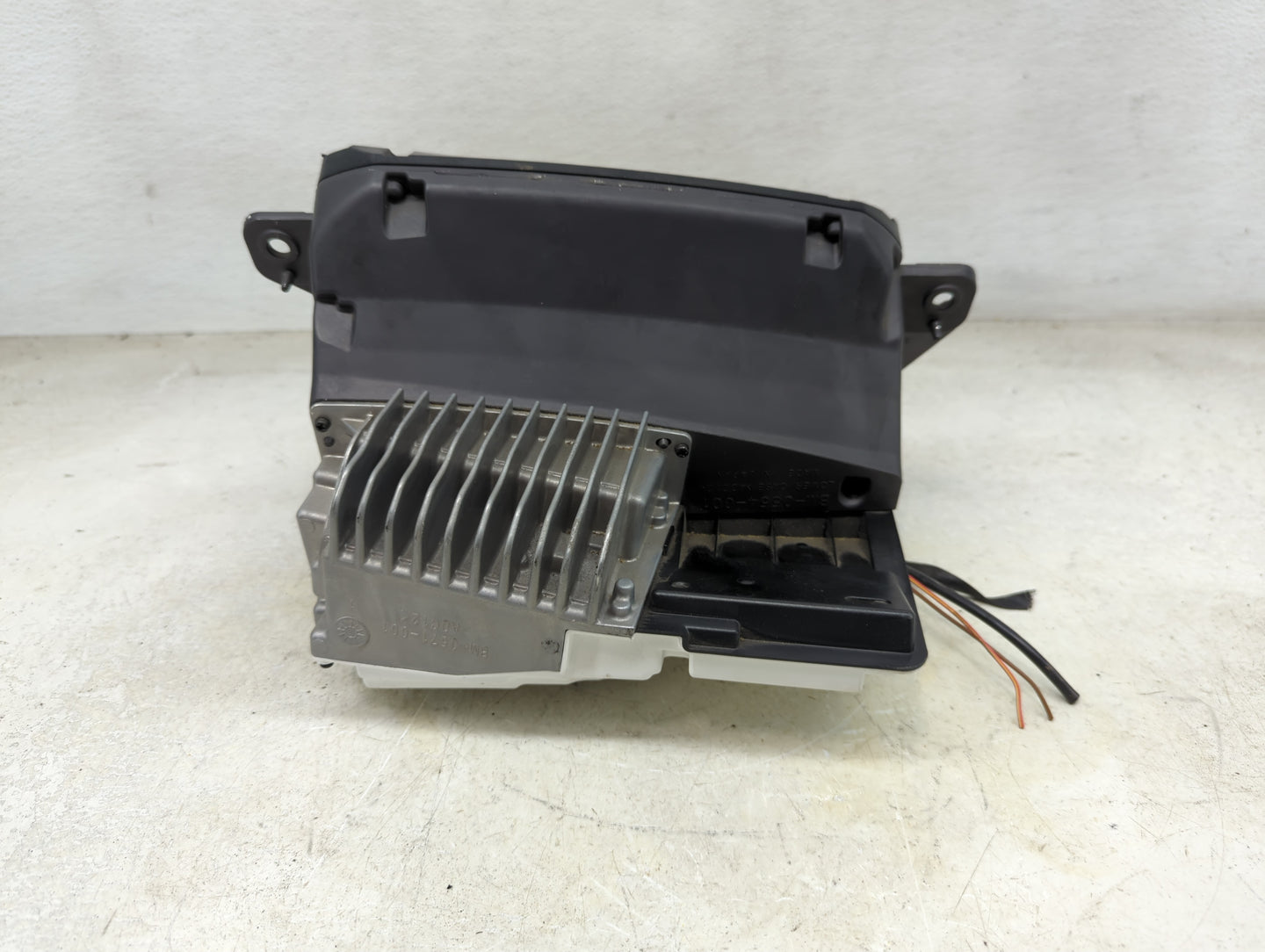 2019-2020 Bmw 330i Information Display Screen - Oemusedautoparts1.com