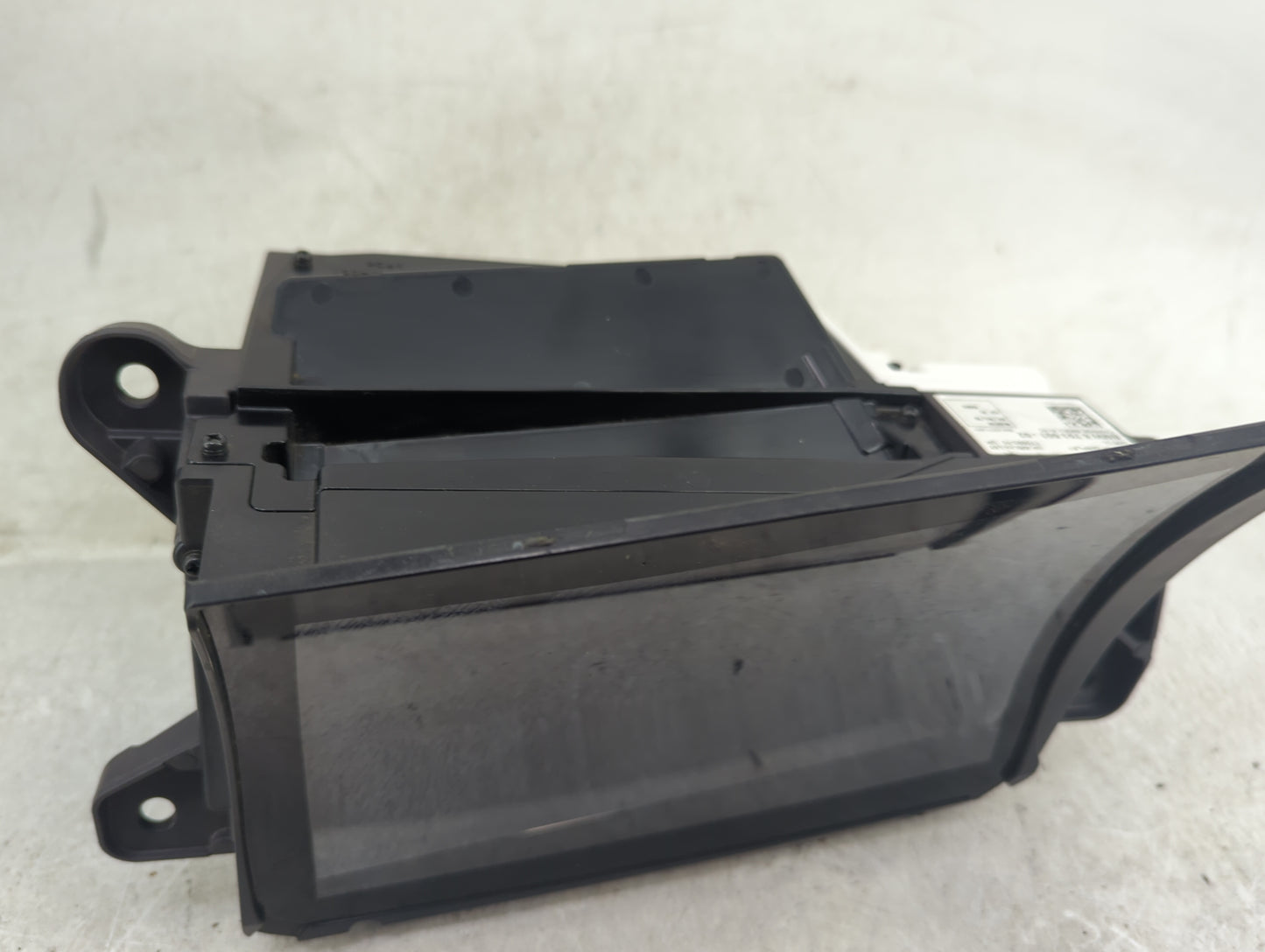 2019-2020 Bmw 330i Information Display Screen - Oemusedautoparts1.com