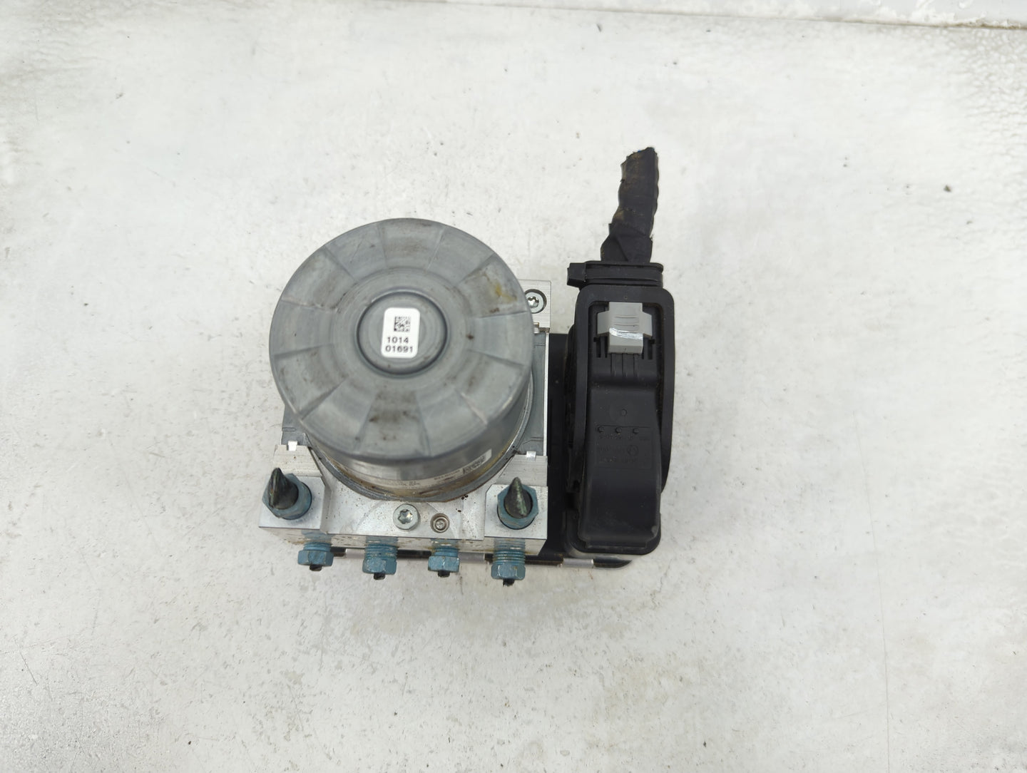 2019-2020 Bmw 330i ABS Pump Control Module Replacement Fits Fits 2019 2020 OEM Used Auto Parts - Oemusedautoparts1.com