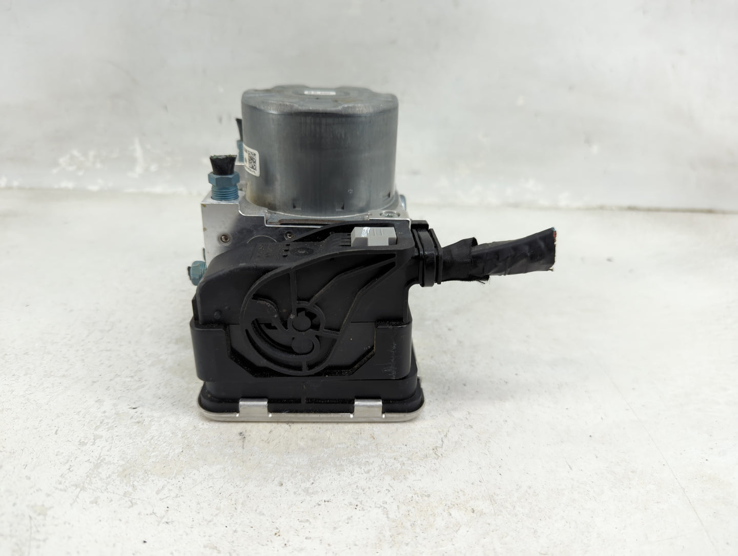 2019-2020 Bmw 330i ABS Pump Control Module Replacement Fits Fits 2019 2020 OEM Used Auto Parts - Oemusedautoparts1.com