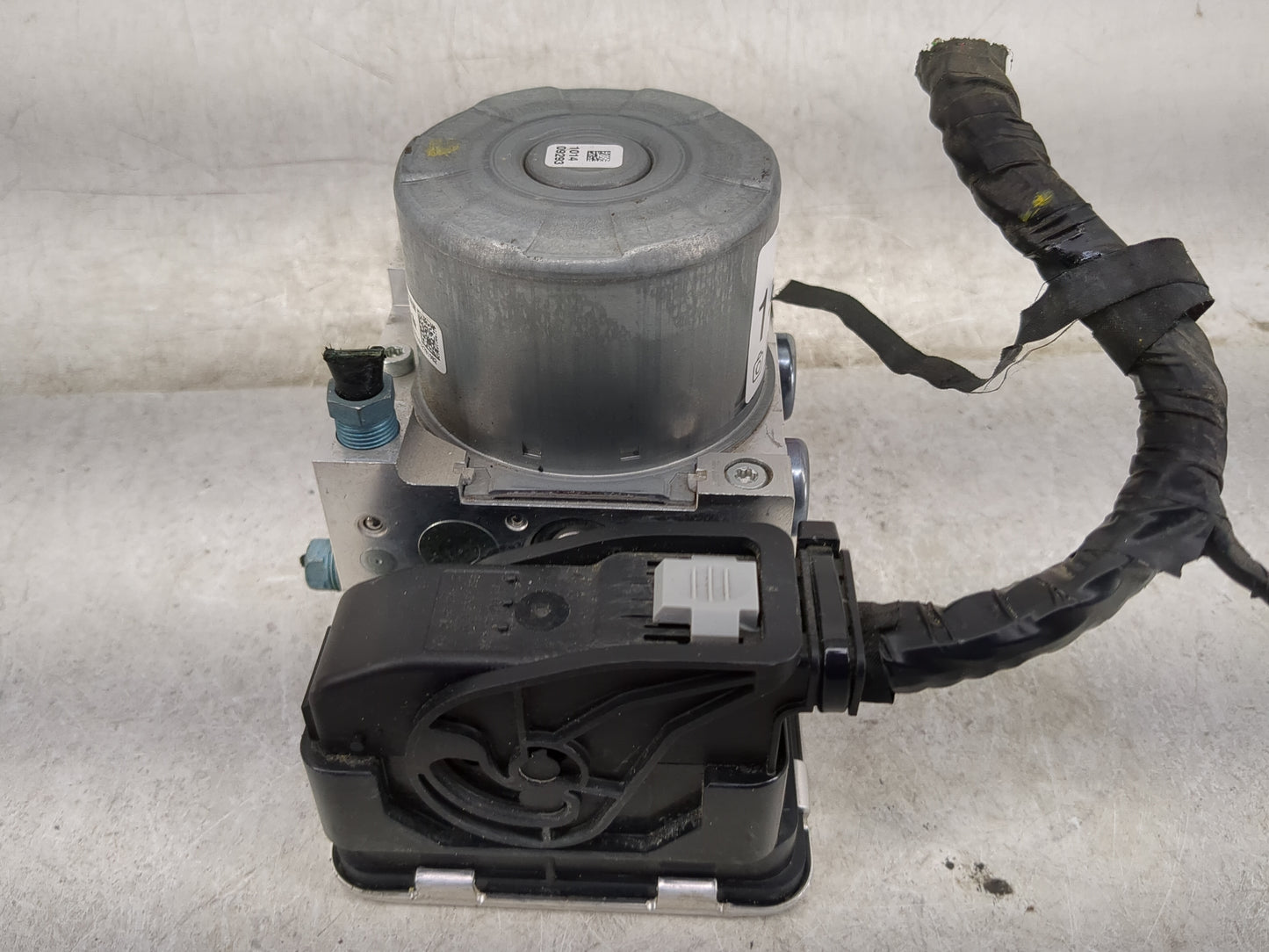 2019-2020 Bmw 330i ABS Pump Control Module Replacement Fits Fits 2019 2020 OEM Used Auto Parts - Oemusedautoparts1.com