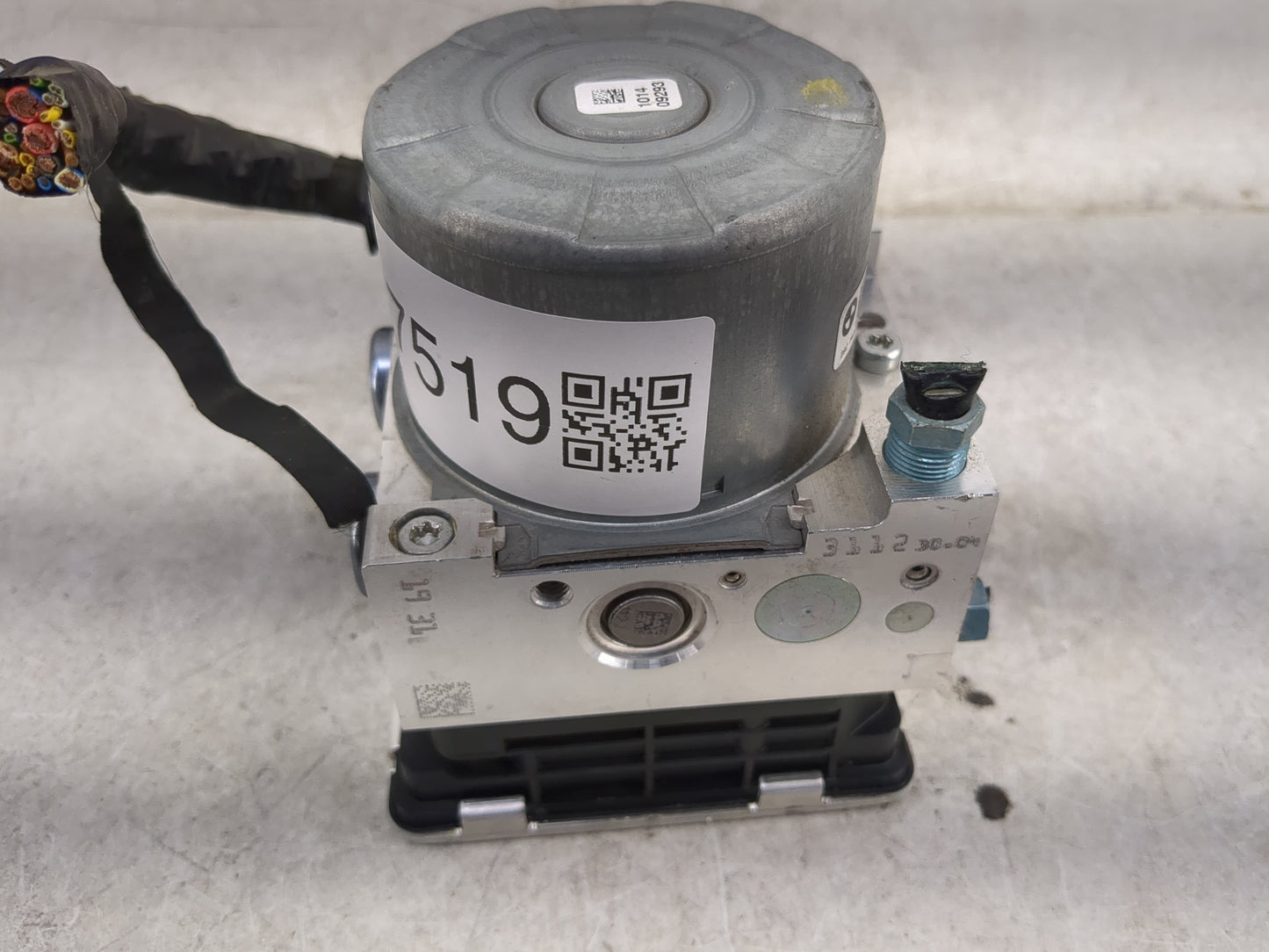 2019-2020 Bmw 330i ABS Pump Control Module Replacement Fits Fits 2019 2020 OEM Used Auto Parts - Oemusedautoparts1.com