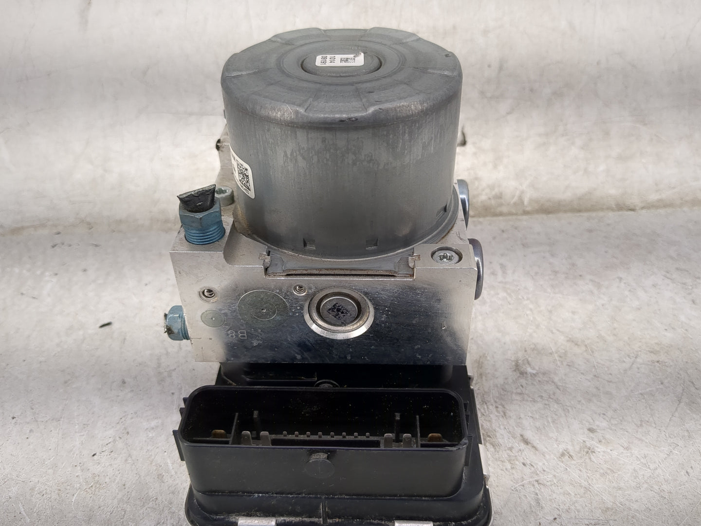 2019-2020 Bmw 330i ABS Pump Control Module Replacement Fits Fits 2019 2020 OEM Used Auto Parts - Oemusedautoparts1.com