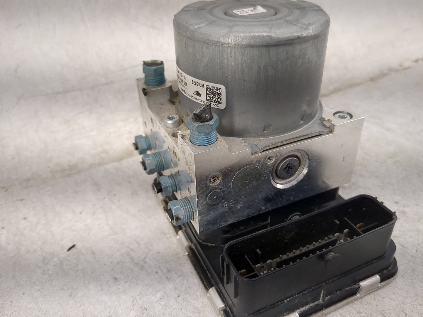 2019-2020 Bmw 330i ABS Pump Control Module Replacement Fits Fits 2019 2020 OEM Used Auto Parts - Oemusedautoparts1.com