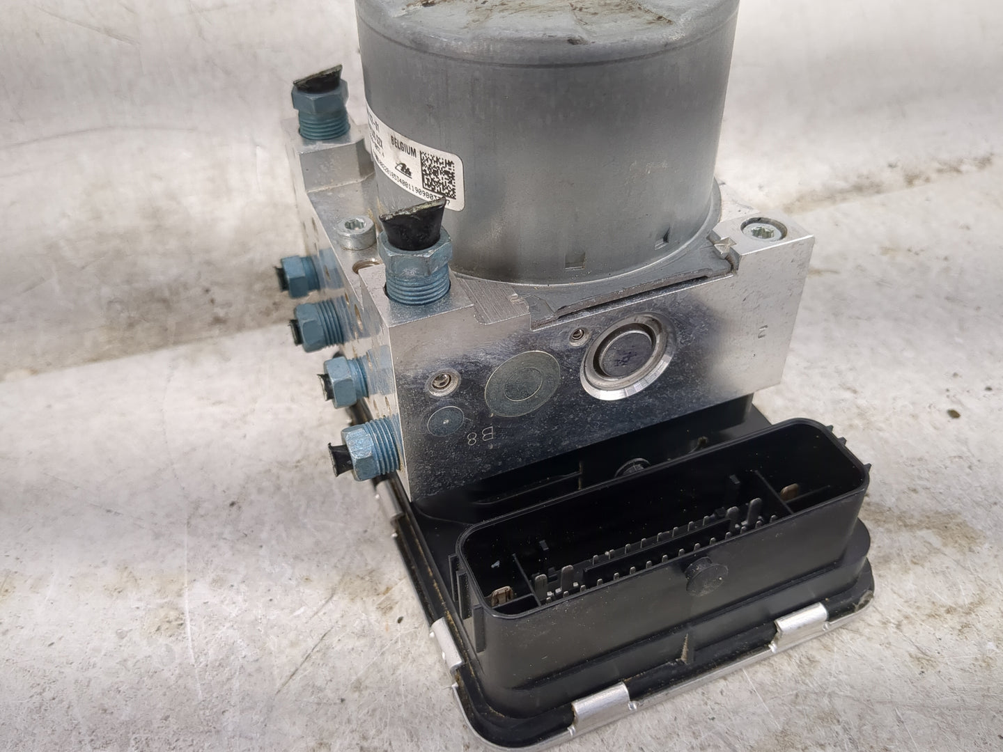 2019-2020 Bmw 330i ABS Pump Control Module Replacement Fits Fits 2019 2020 OEM Used Auto Parts - Oemusedautoparts1.com