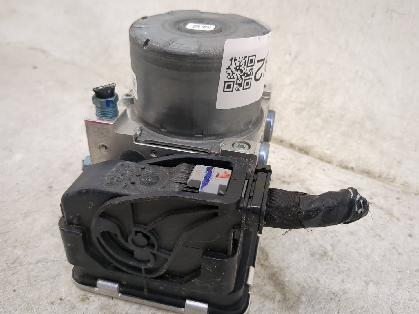 2019-2020 Bmw 330i ABS Pump Control Module Replacement Fits Fits 2019 2020 OEM Used Auto Parts - Oemusedautoparts1.com