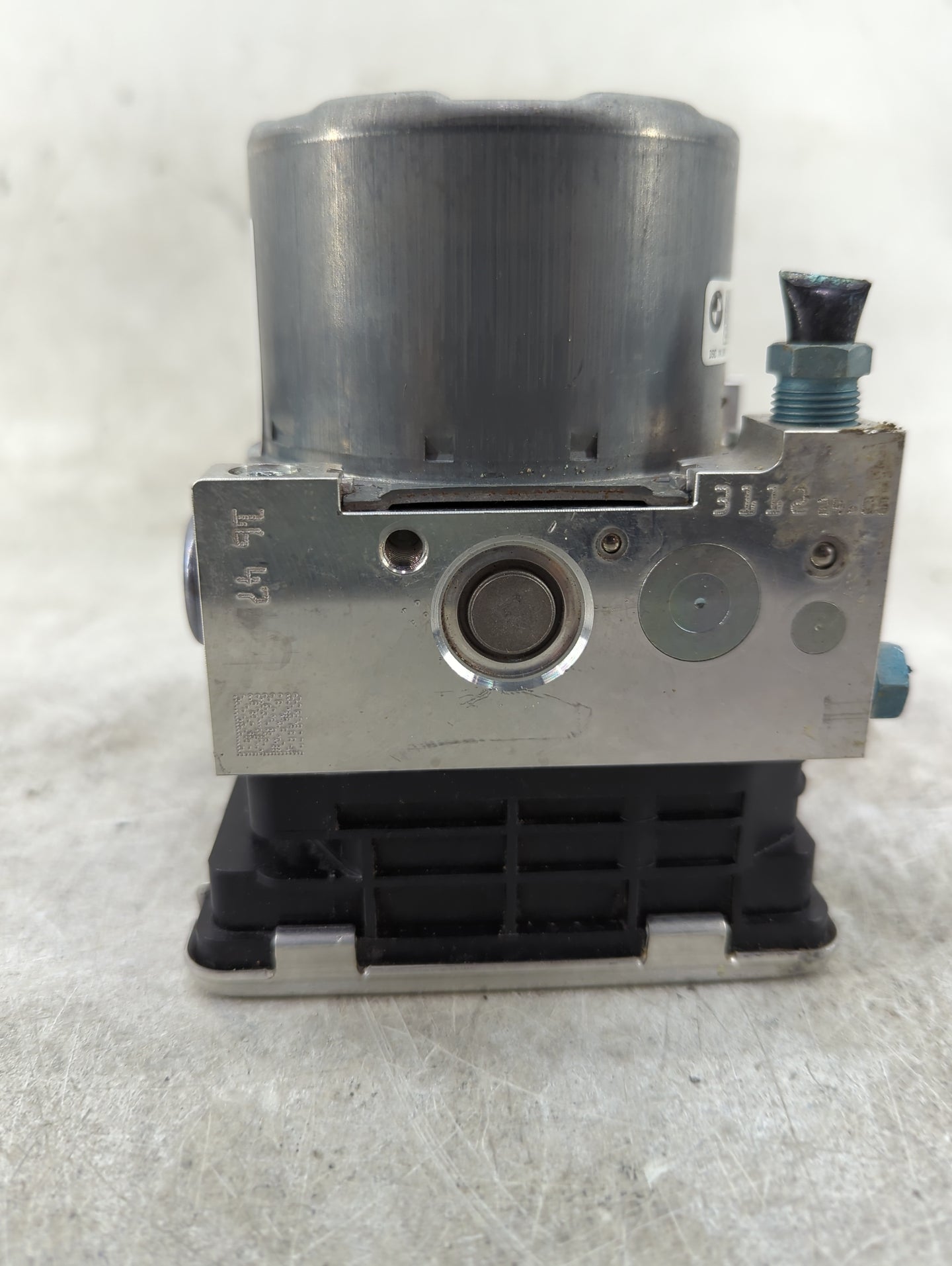 2019-2020 Bmw 330i ABS Pump Control Module Replacement P/N:1544112-01 1544112 Fits Fits 2019 2020 OEM Used Auto Parts - Oemu