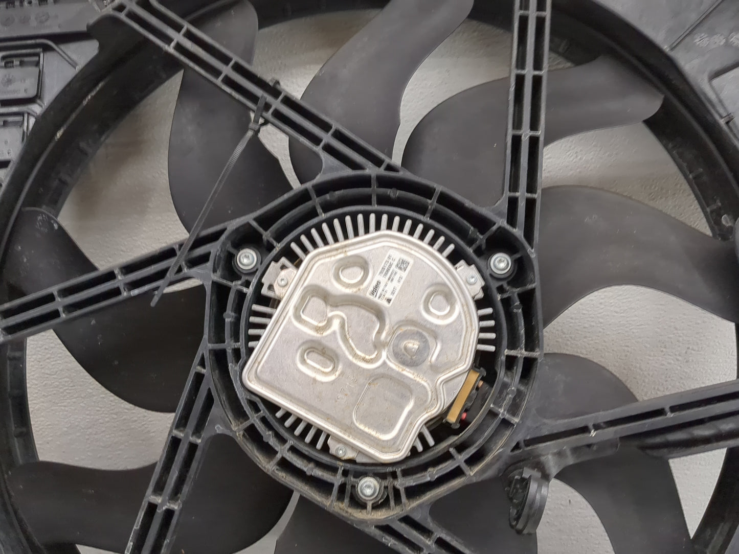 2019-2020 Bmw 330i Electric Radiator Cooling Fan Motor Assembly 1460567 - Oemusedautoparts1.com