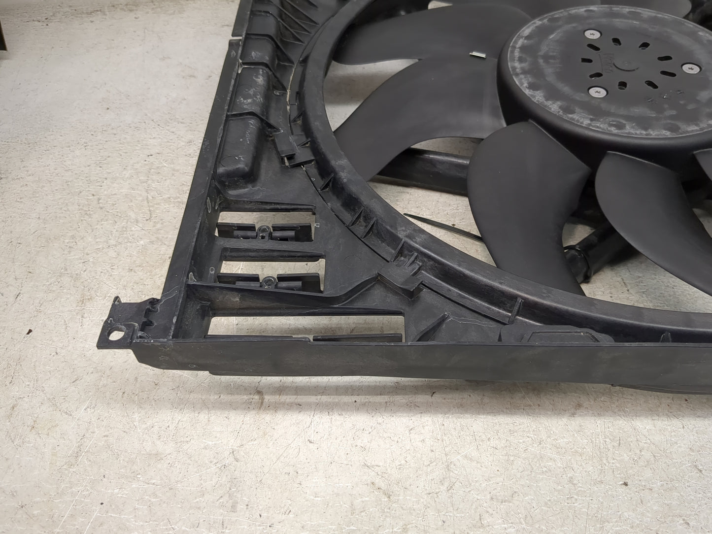 2019-2020 Bmw 330i Electric Radiator Cooling Fan Motor Assembly 1460567 - Oemusedautoparts1.com
