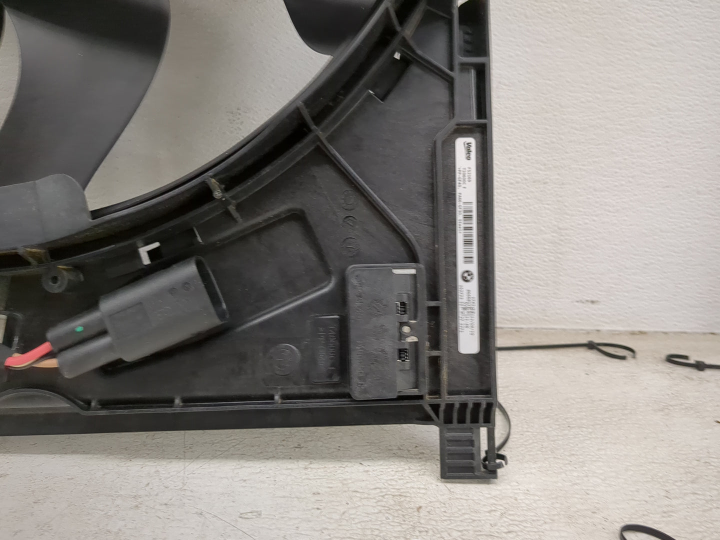 2019-2020 Bmw 330i Electric Radiator Cooling Fan Motor Assembly 1460568 - Oemusedautoparts1.com