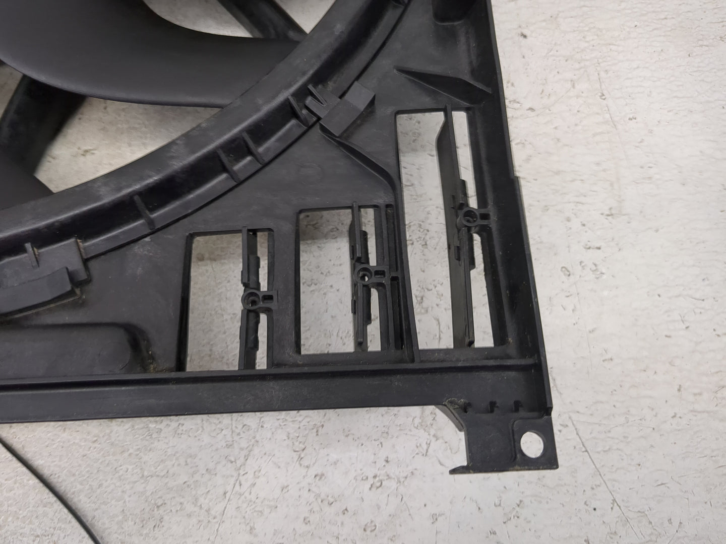 2019-2020 Bmw 330i Electric Radiator Cooling Fan Motor Assembly 1460568 - Oemusedautoparts1.com
