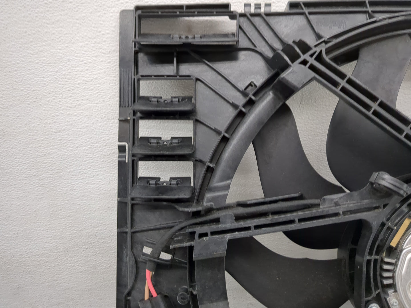 2019-2020 Bmw 330i Electric Radiator Cooling Fan Motor Assembly 1460574 - Oemusedautoparts1.com