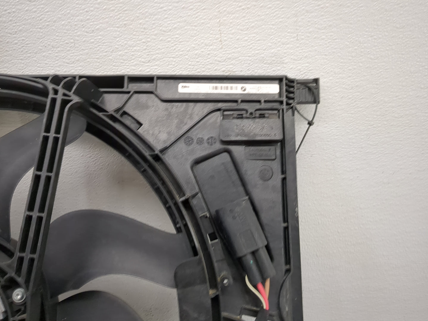 2019-2020 Bmw 330i Electric Radiator Cooling Fan Motor Assembly 1460648 - Oemusedautoparts1.com