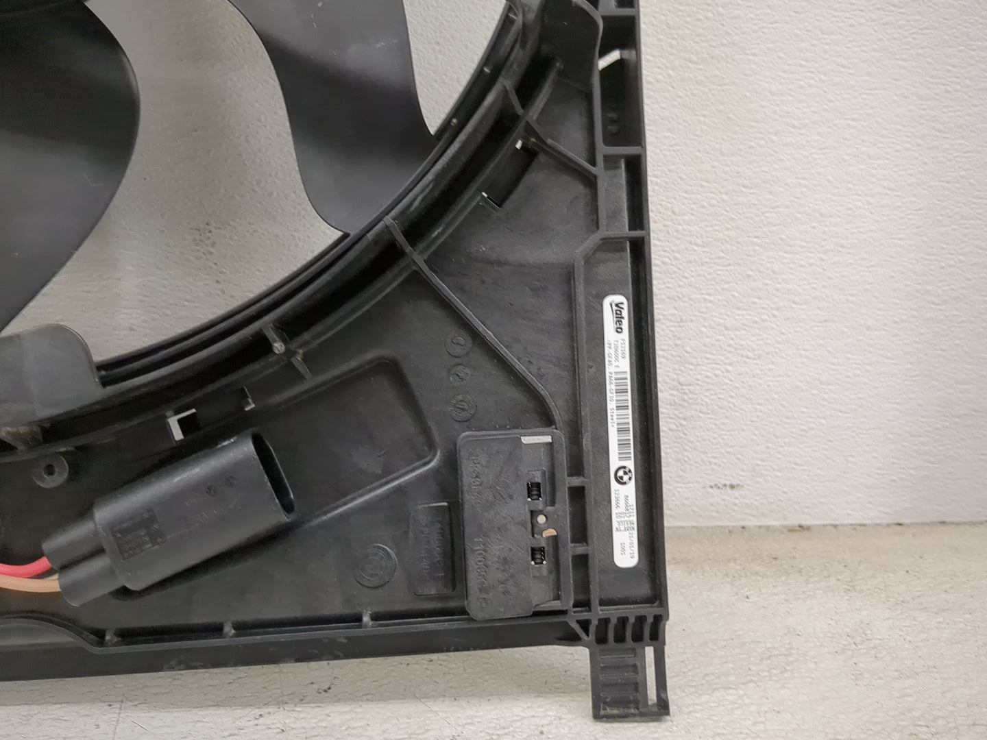 2019-2020 Bmw 330i Electric Radiator Cooling Fan Motor Assembly 1460652 - Oemusedautoparts1.com