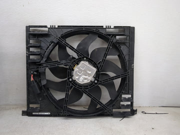 2019-2020 Bmw 330i Electric Radiator Cooling Fan Motor Assembly P/N:7300606 Fits Fits 2019 2020 OEM Used Auto Parts - Oemuse