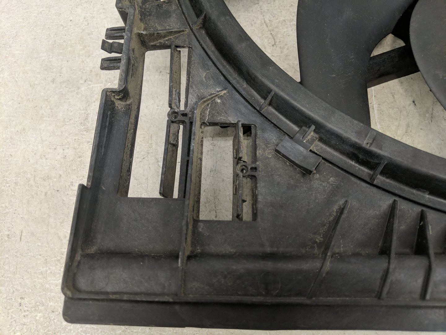2019-2020 Bmw 330i Electric Radiator Cooling Fan Motor Assembly 1461167 - Oemusedautoparts1.com