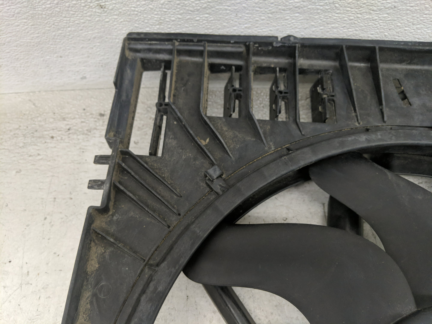 2019-2020 Bmw 330i Electric Radiator Cooling Fan Motor Assembly 1461167 - Oemusedautoparts1.com