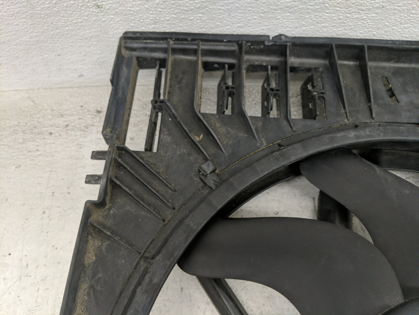 2019-2020 Bmw 330i Electric Radiator Cooling Fan Motor Assembly 1461167 - Oemusedautoparts1.com