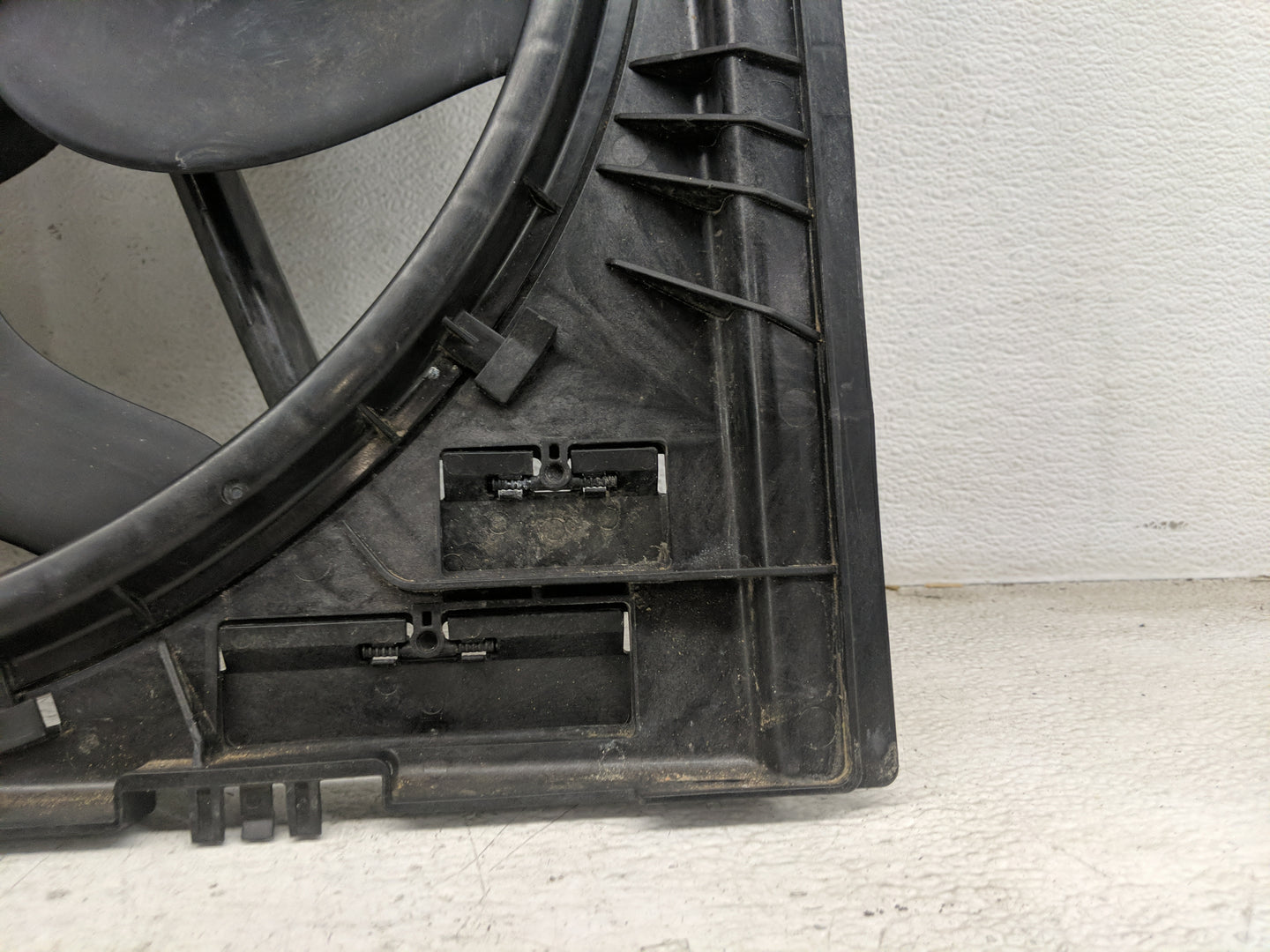 2019-2020 Bmw 330i Electric Radiator Cooling Fan Motor Assembly 1461295 - Oemusedautoparts1.com