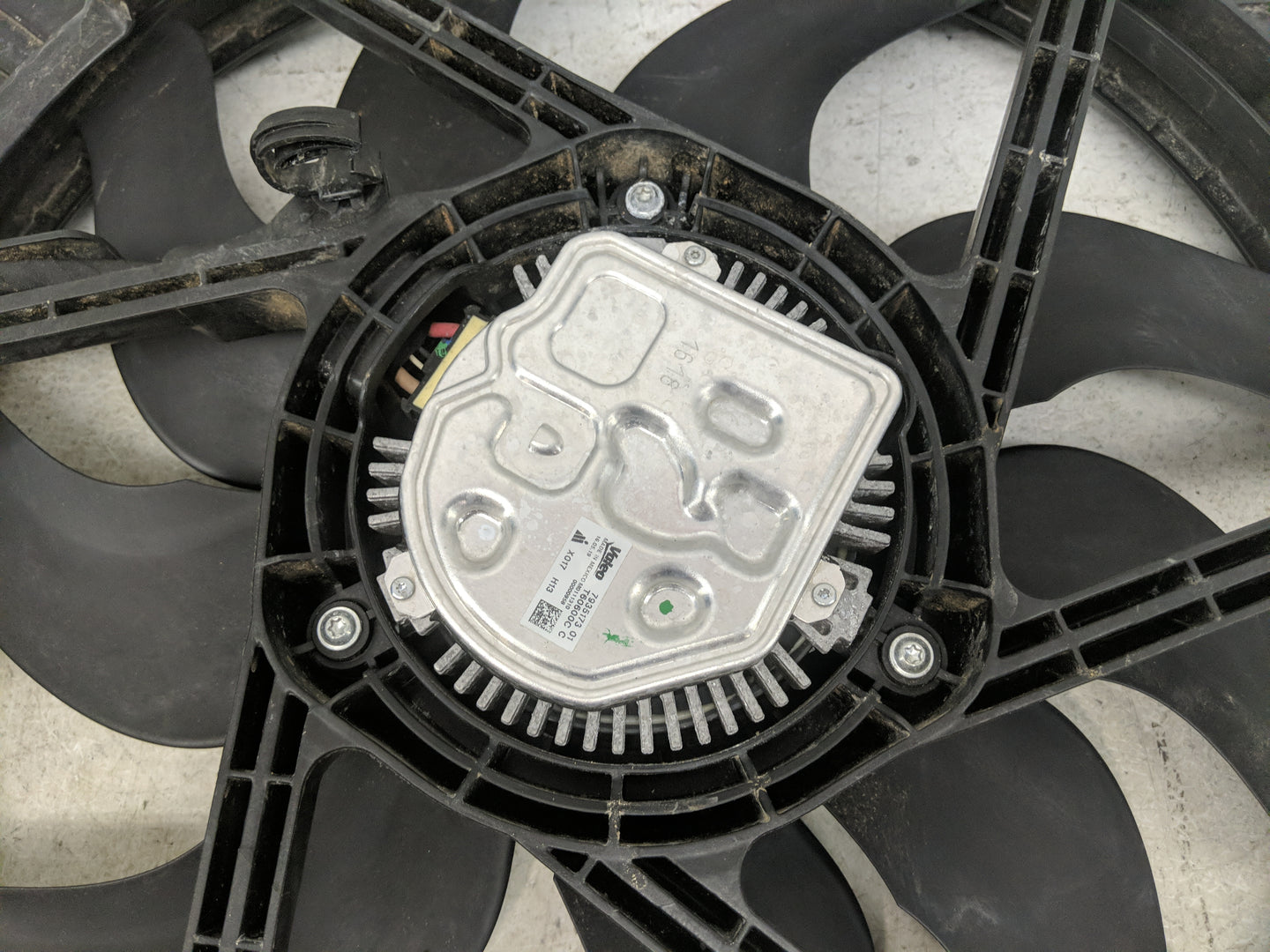 2019-2020 Bmw 330i Electric Radiator Cooling Fan Motor Assembly 1461295 - Oemusedautoparts1.com