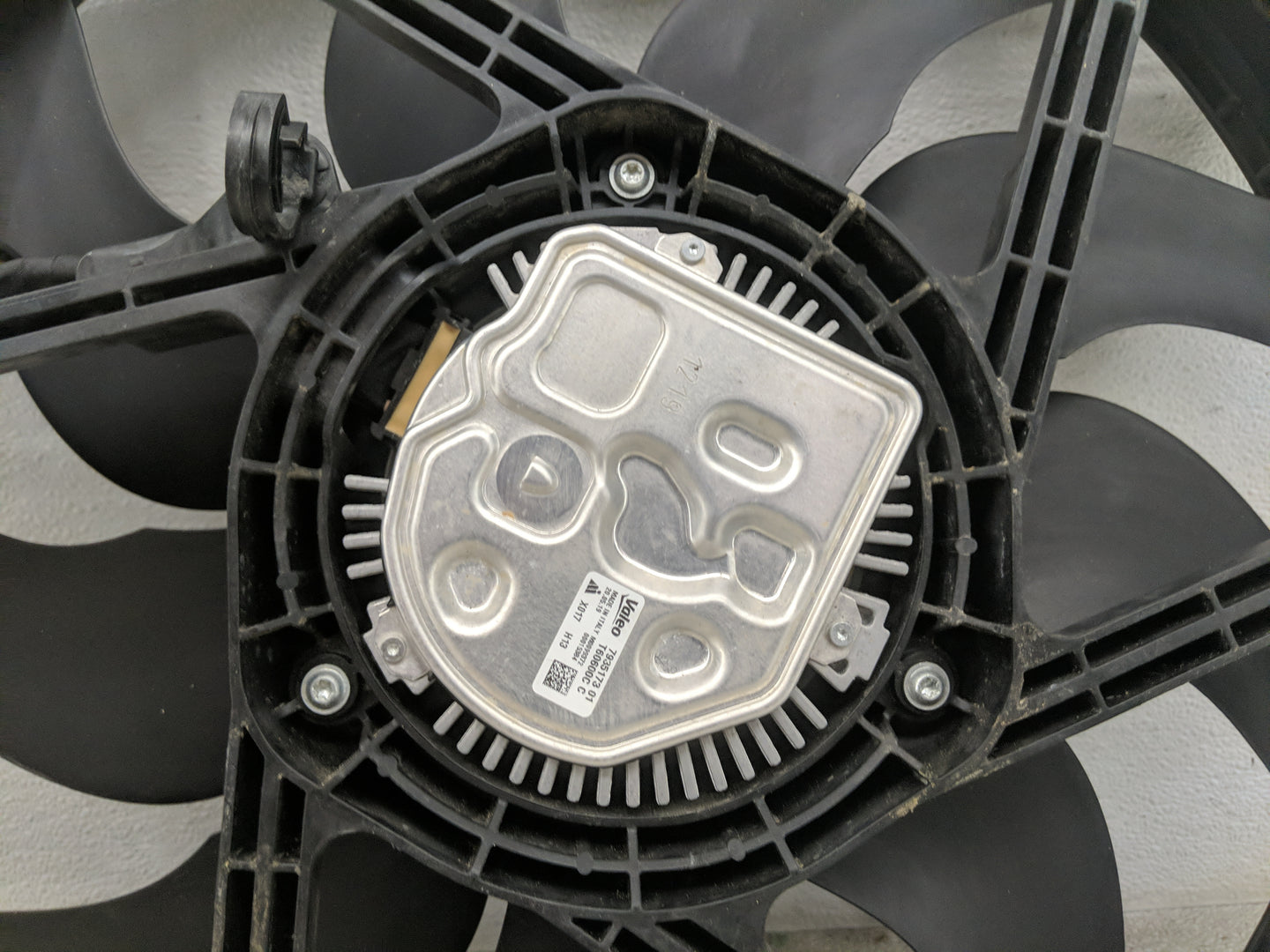 2019-2020 Bmw 330i Electric Radiator Cooling Fan Motor Assembly 1461296 - Oemusedautoparts1.com