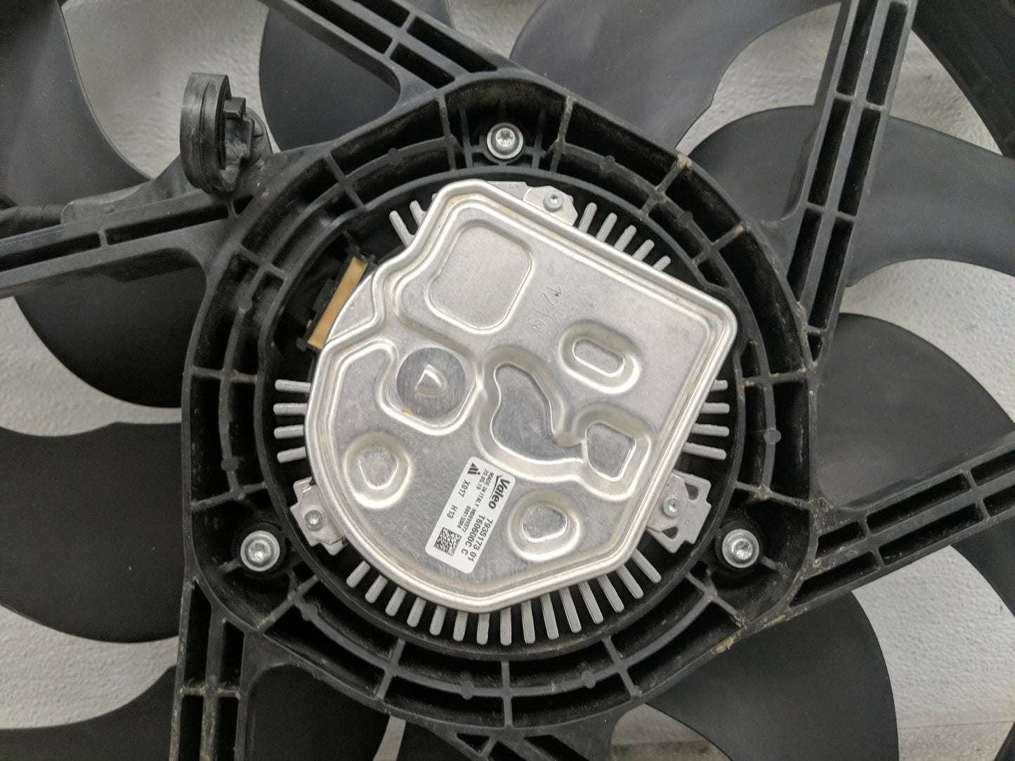 2019-2020 Bmw 330i Electric Radiator Cooling Fan Motor Assembly 1461296 - Oemusedautoparts1.com
