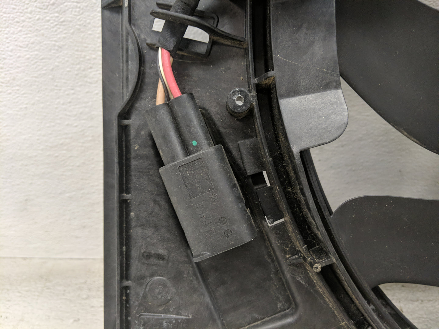 2019-2020 Bmw 330i Electric Radiator Cooling Fan Motor Assembly 1461296 - Oemusedautoparts1.com