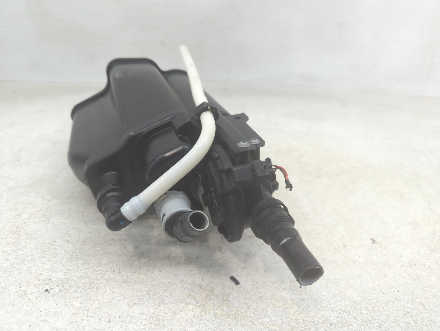 2019 Bmw 430i Fuel Vapor Charcoal Canister - Oemusedautoparts1.com
