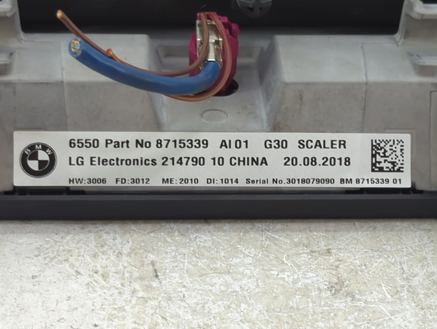 2019-2019 Bmw 530e Information Display Screen - Oemusedautoparts1.com
