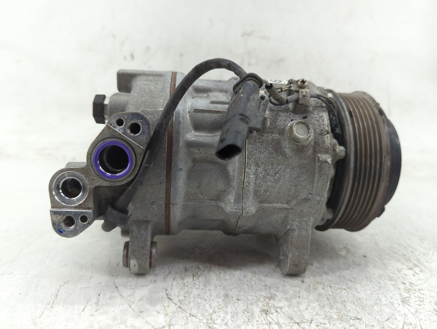 2017-2019 Bmw 530i Air Conditioning A/c Ac Compressor Oem - Oemusedautoparts1.com