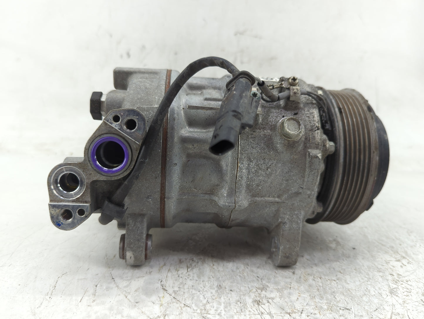 2017-2019 Bmw 530i Air Conditioning A/c Ac Compressor Oem - Oemusedautoparts1.com