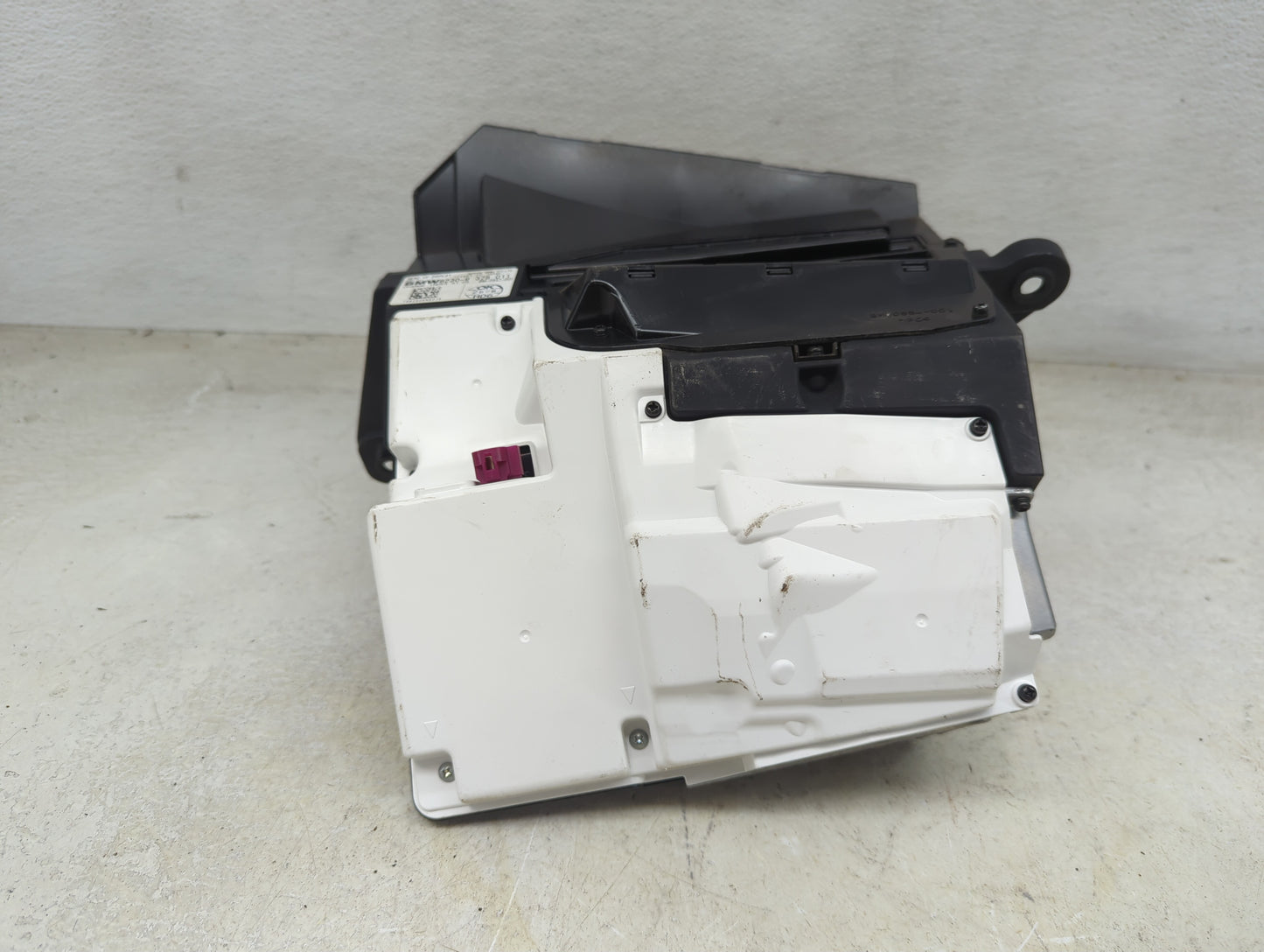 2019-2019 Bmw 530i Information Display Screen - Oemusedautoparts1.com