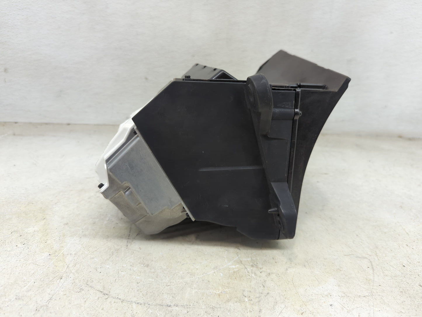 2019-2019 Bmw 530i Information Display Screen - Oemusedautoparts1.com