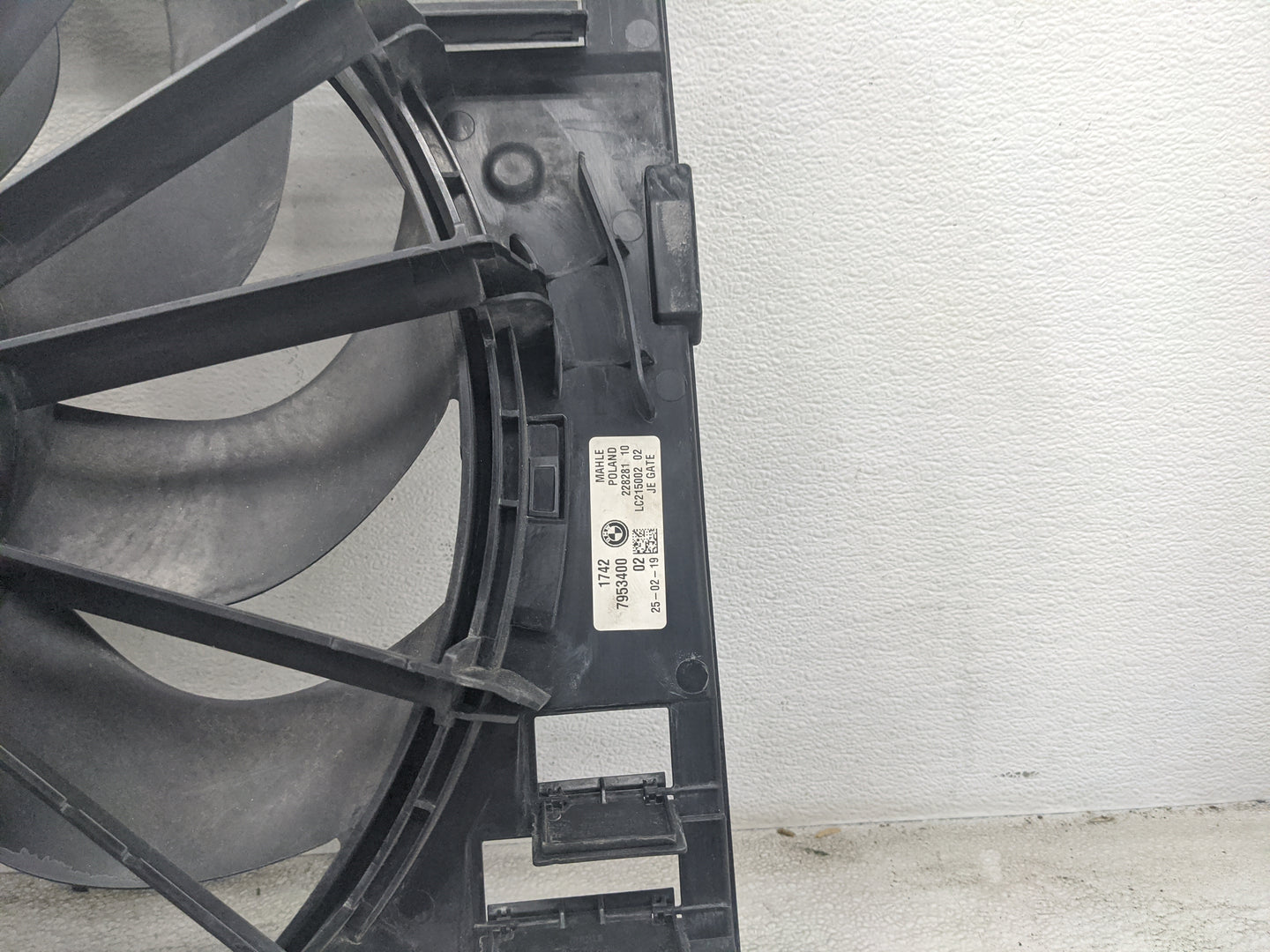 2017-2020 Bmw 530i Electric Radiator Cooling Fan Motor Assembly - Oemusedautoparts1.com
