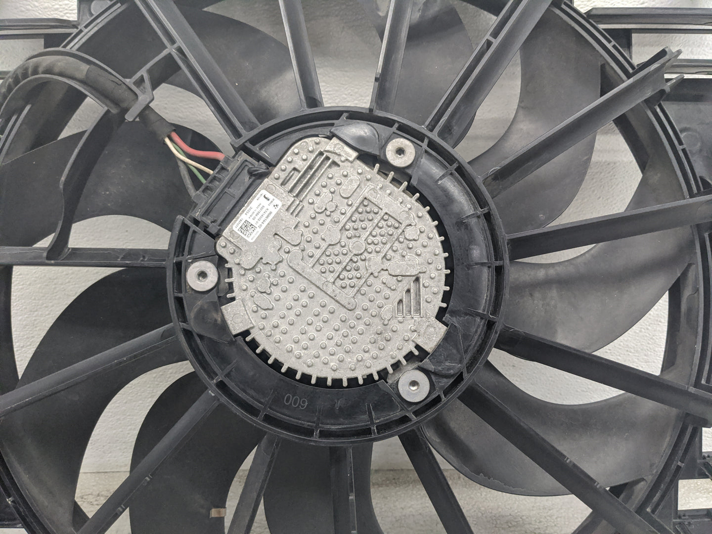 2017-2020 Bmw 530i Electric Radiator Cooling Fan Motor Assembly - Oemusedautoparts1.com