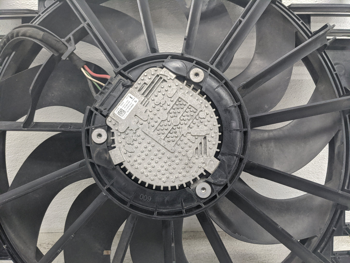 2017-2020 Bmw 530i Electric Radiator Cooling Fan Motor Assembly - Oemusedautoparts1.com