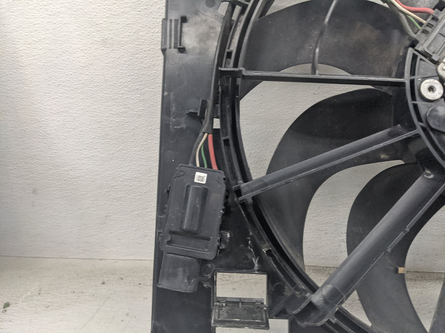 2017-2020 Bmw 530i Electric Radiator Cooling Fan Motor Assembly - Oemusedautoparts1.com