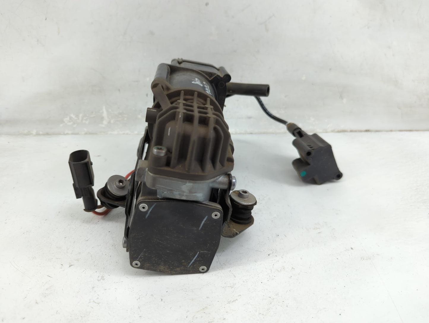 2018-2018 Bmw 640i Air Suspension Pump - Oemusedautoparts1.com