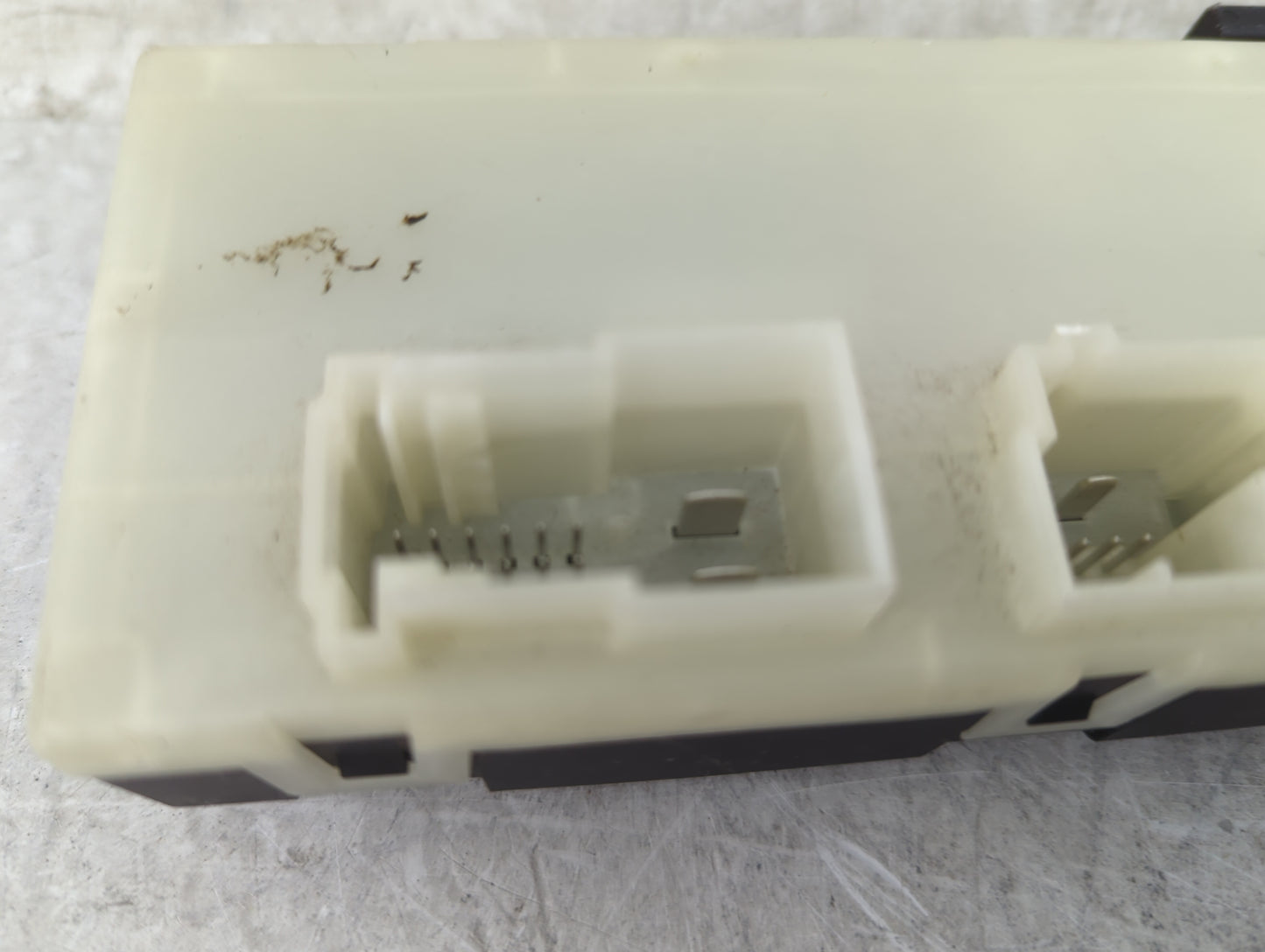 Bmw 640igt Body Control Module Bcm Inner Cabin Fuse Box - Oemusedautoparts1.com