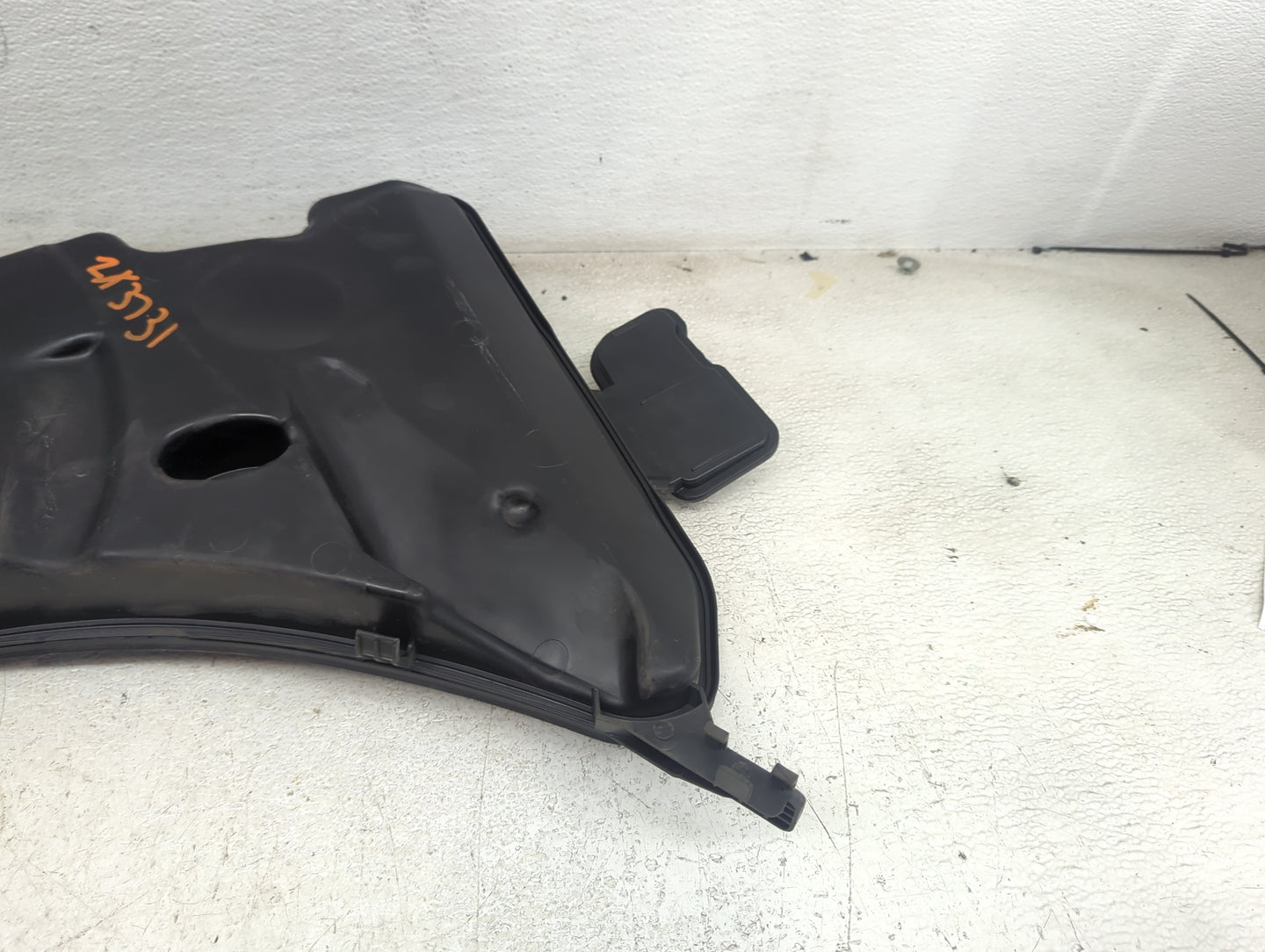 Bmw M550i Windshield Washer Fluid Reservoir Bottle Oem - Oemusedautoparts1.com