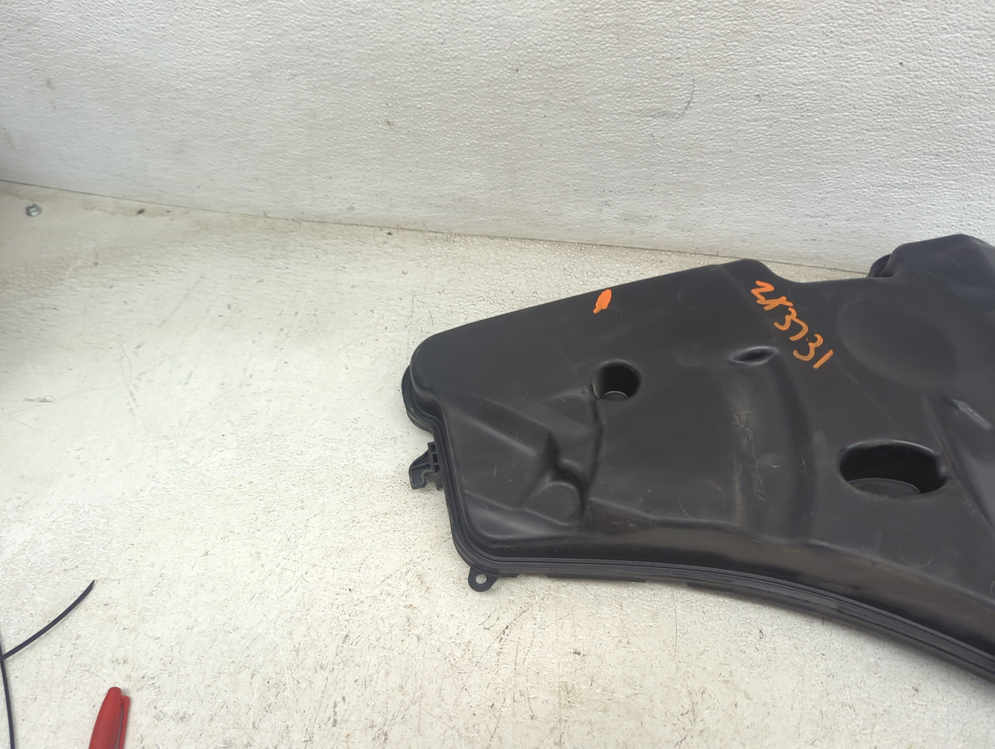 Bmw M550i Windshield Washer Fluid Reservoir Bottle Oem - Oemusedautoparts1.com