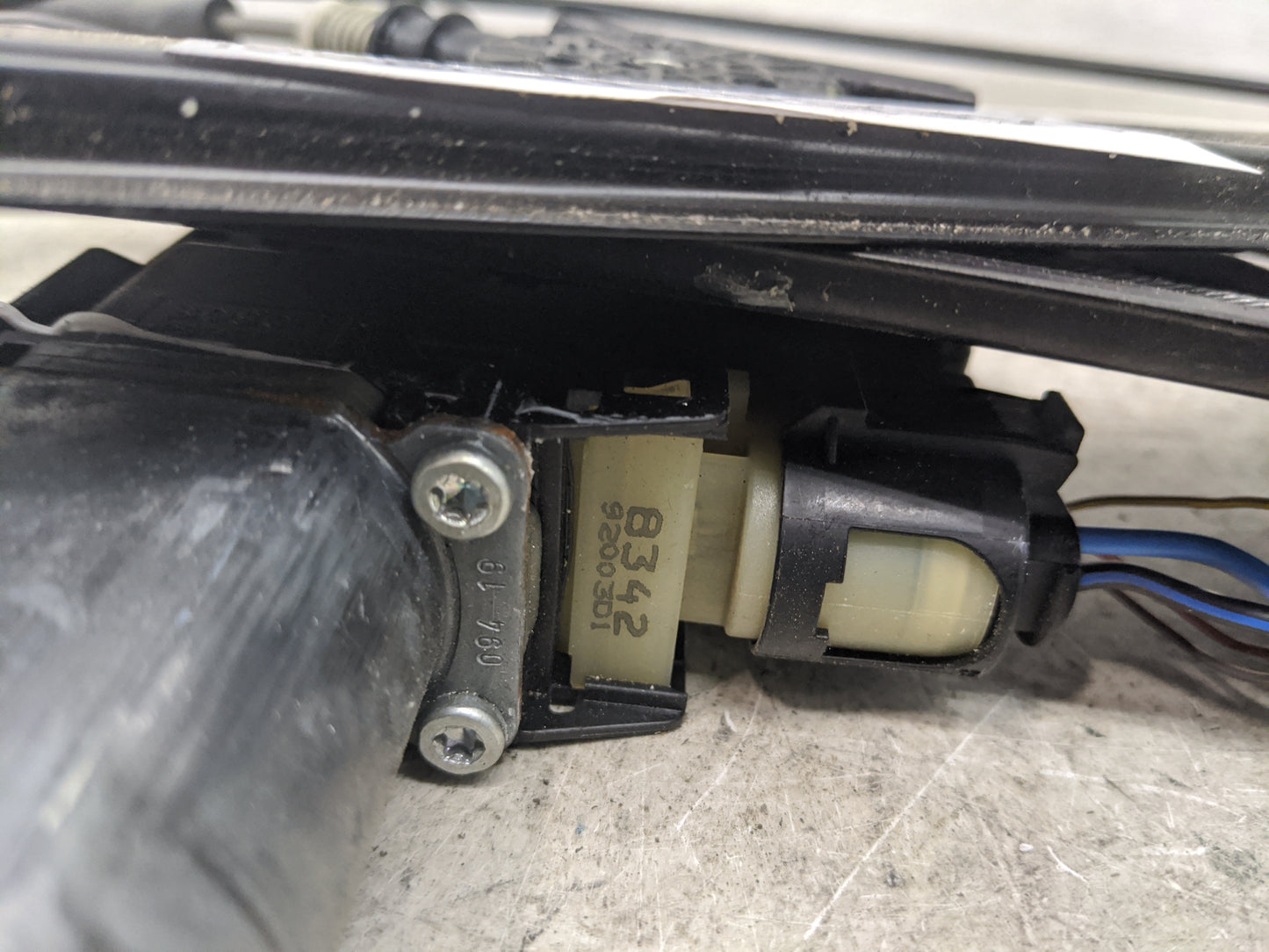 2018-2020 Bmw X2 Used Driver Left Front Window Regulator - Oemusedautoparts1.com