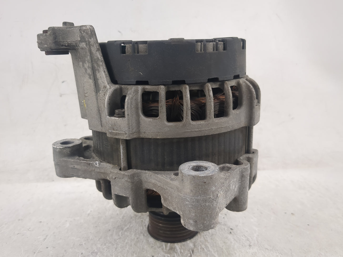 2018-2019 Bmw X3 Alternator Replacement Generator Charging Assembly Engine OEM P/N:0 125 812 026 8571357 Fits OEM Used Auto 