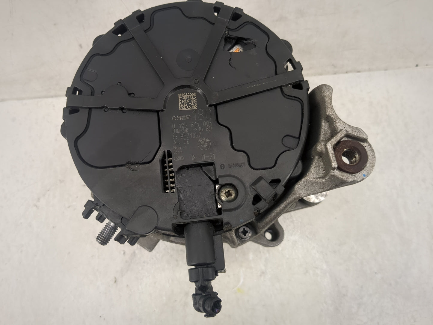 2018-2019 Bmw X3 Alternator Replacement Generator Charging Assembly Engine OEM P/N:8571357 0 125 814 004 Fits OEM Used Auto 