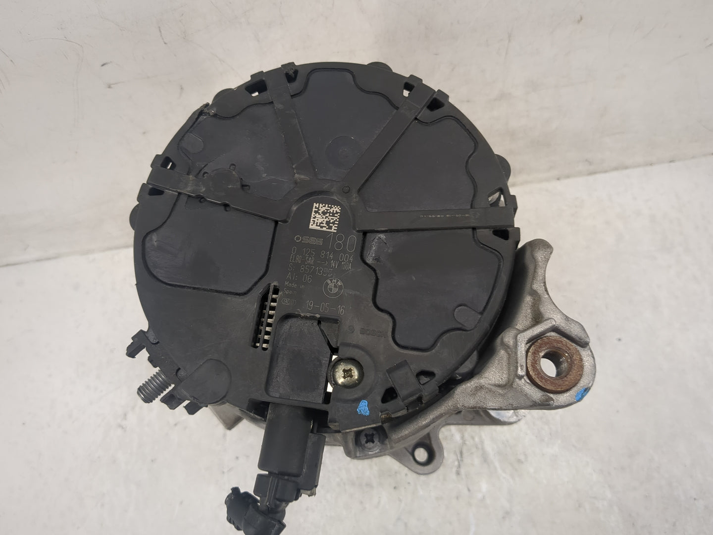 2018-2019 Bmw X3 Alternator Replacement Generator Charging Assembly Engine OEM P/N:8571357 0 125 814 004 Fits OEM Used Auto 