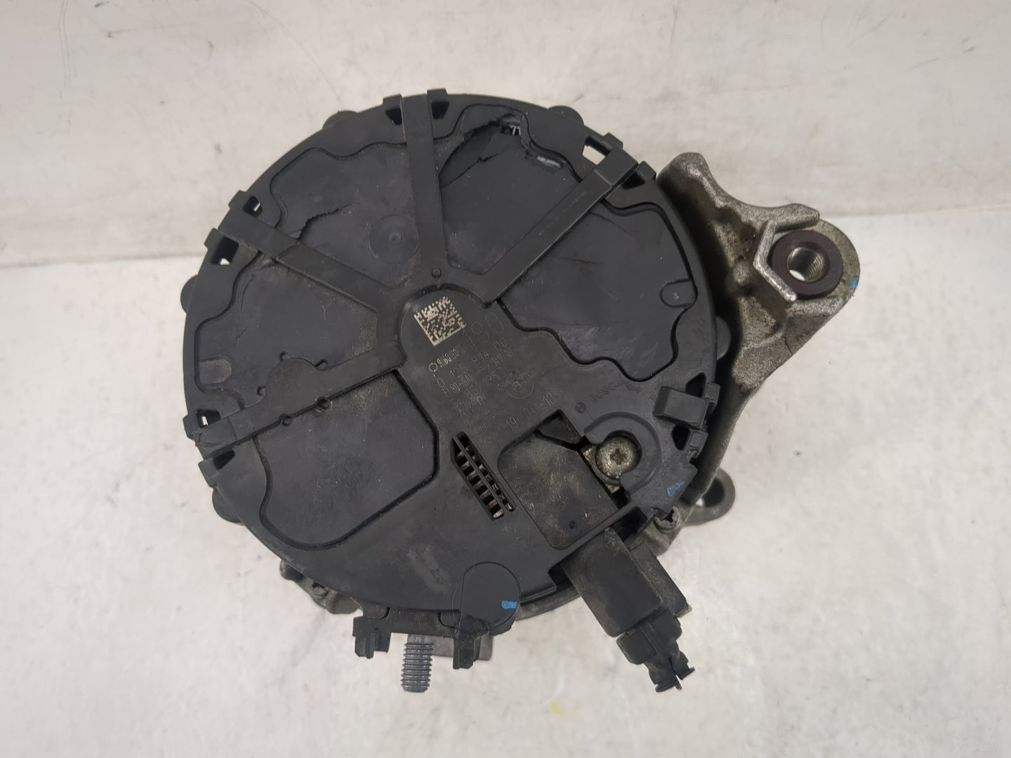 2018-2019 Bmw X3 Alternator Replacement Generator Charging Assembly Engine OEM P/N:8571357 0 125 814 004 Fits OEM Used Auto 