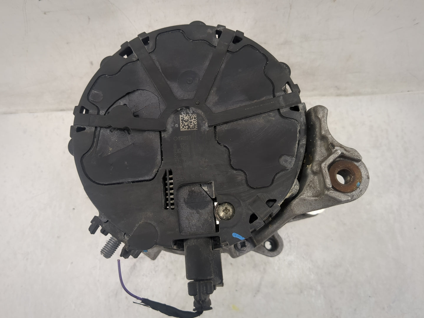2018-2019 Bmw X3 Alternator Replacement Generator Charging Assembly Engine OEM P/N:8571357 0 125 814 004 Fits OEM Used Auto 