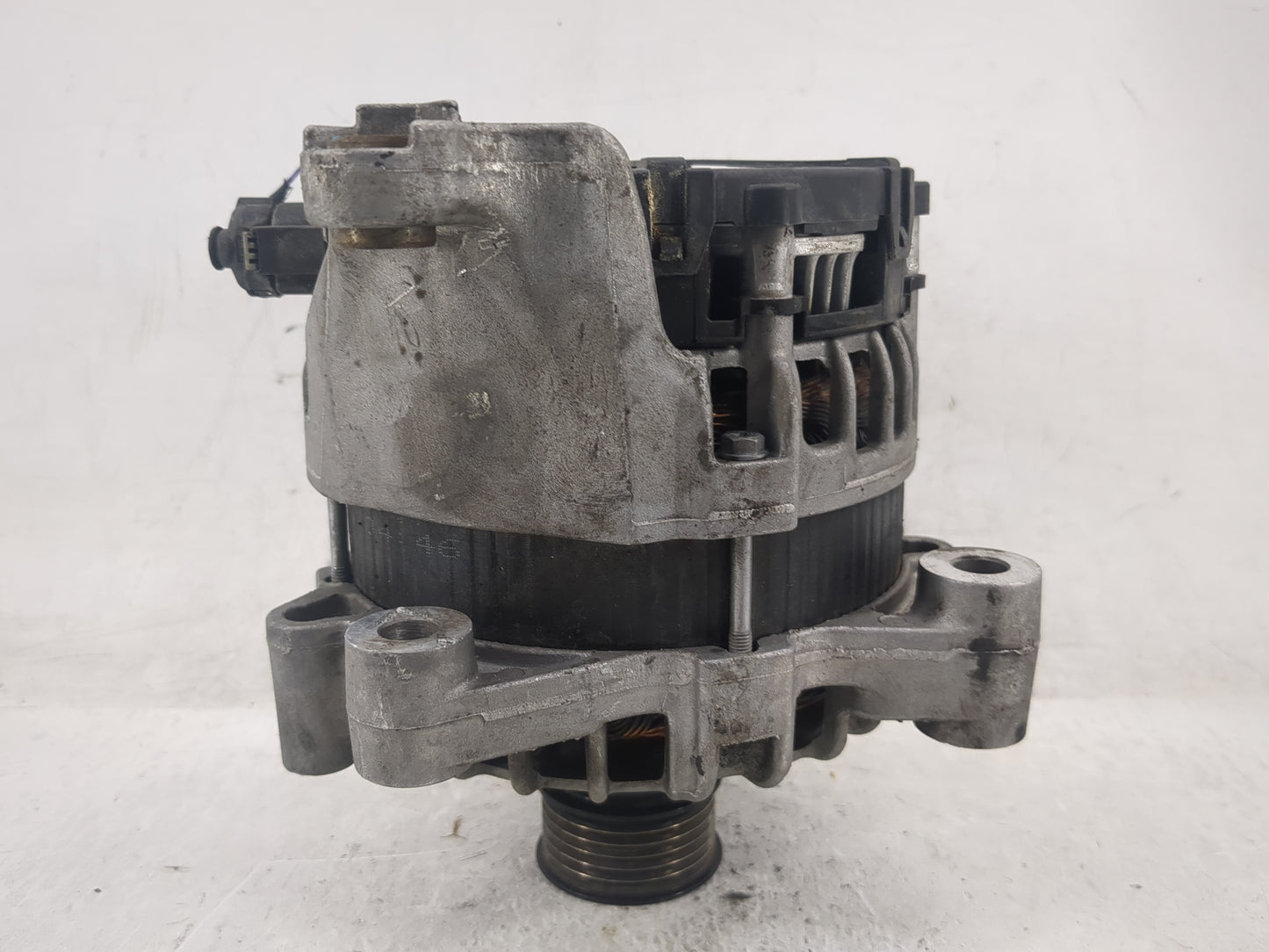 2018-2019 Bmw X3 Alternator Replacement Generator Charging Assembly Engine OEM P/N:8571357 0 125 814 004 Fits OEM Used Auto 
