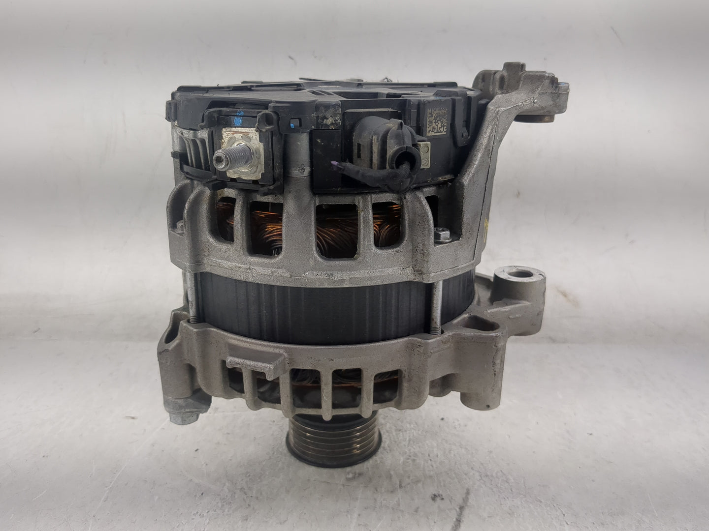 2018-2019 Bmw X3 Alternator Replacement Generator Charging Assembly Engine OEM P/N:8571357 0 125 814 004 Fits OEM Used Auto 